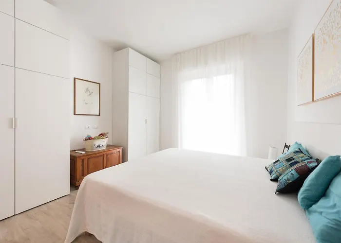 Modern Flat Alberti Arno River Lift&terraces