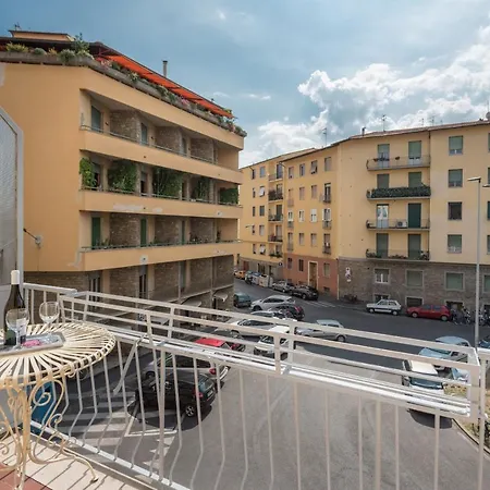Apartment Cool Flat Alberti Lift, Terraces, Free Parking *